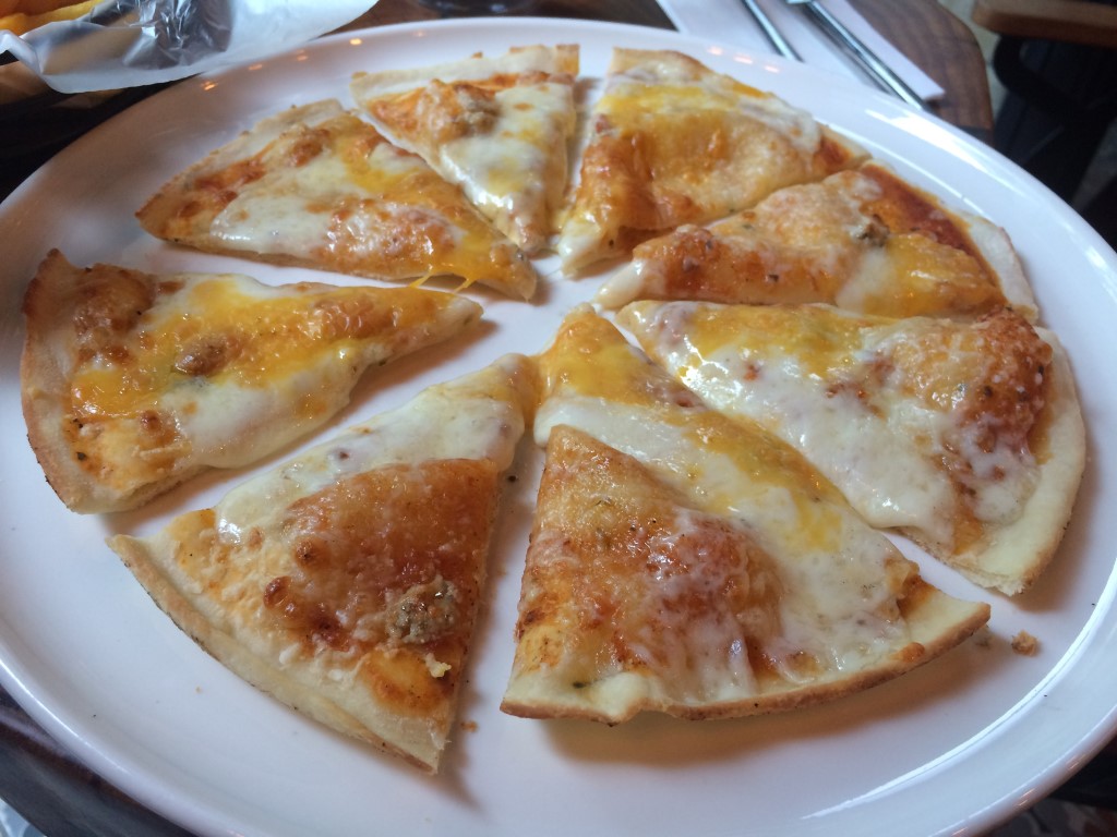 Dört Peynirli Pizza