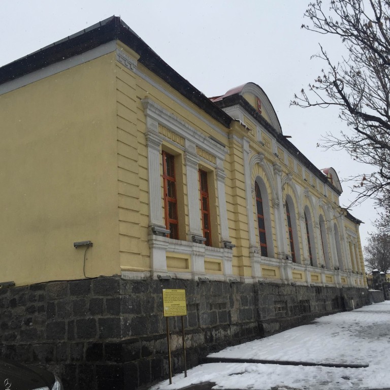 Eski Rus Binası (Vali Konutu)
