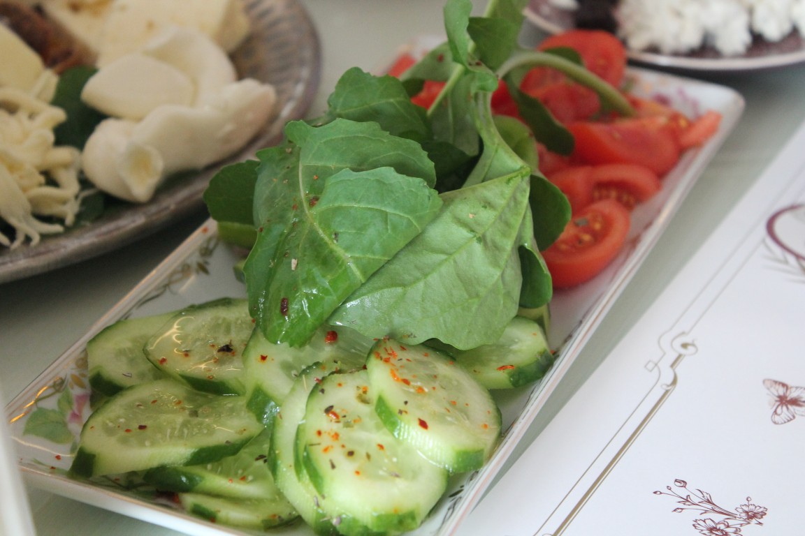 Salatalık Domates Söğüş ve Yeşillik