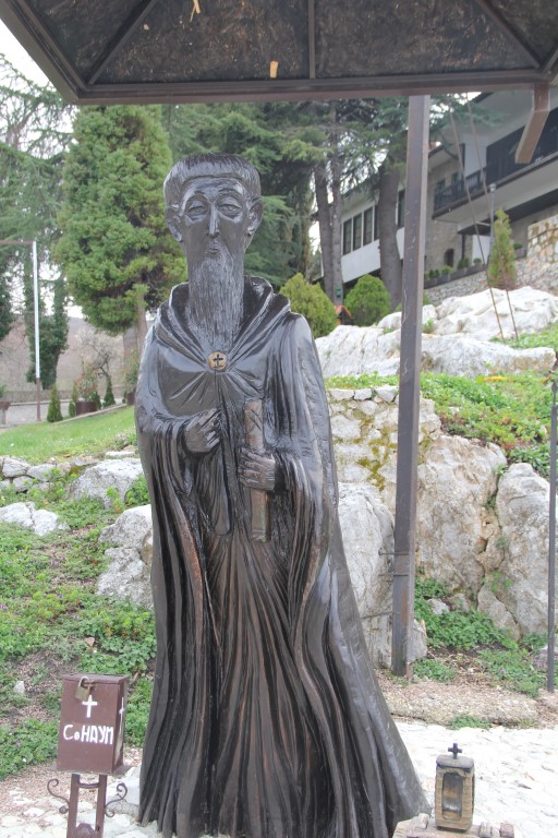 Ahşap St. Naum heykeli