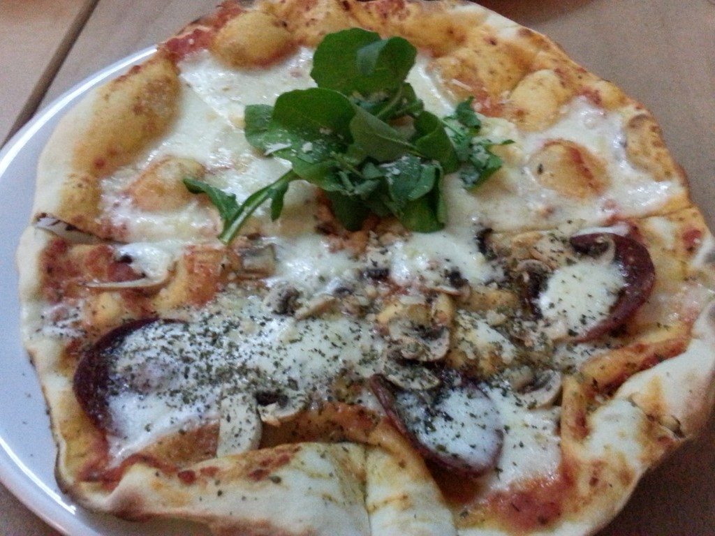 Pizza Quattro Formaggio & Pizza Tomtom